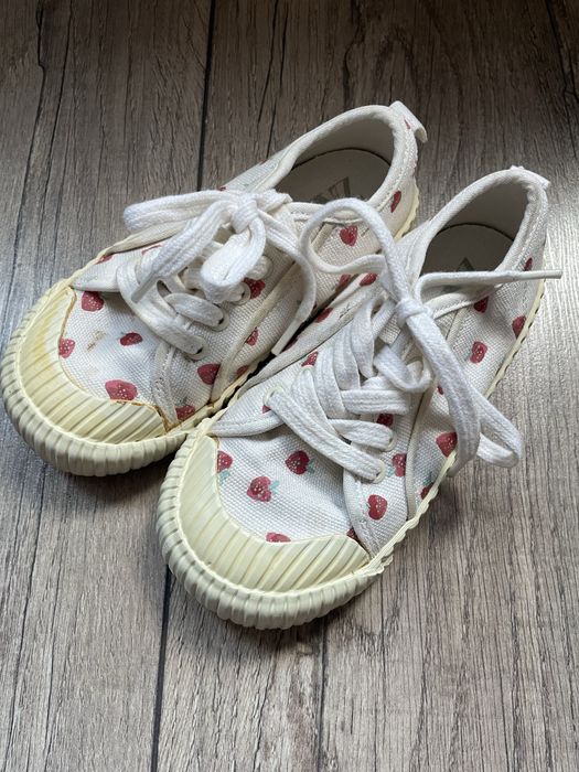 Zara кецове с ягодки, 26 номер