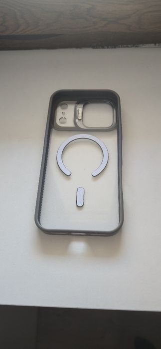 Vând husa I phone 17 pro max