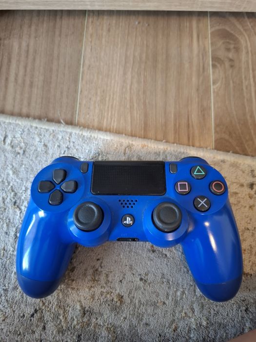 ps4 slim cumparat acum 2 ani +17 jocuri si 2 console. Consola se misxa fara lag si prinde lejer 60fps