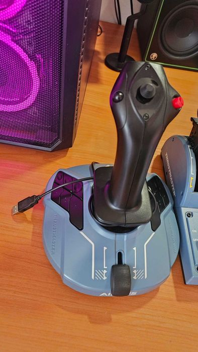 Pachet Joystick Thrustmaster TCA