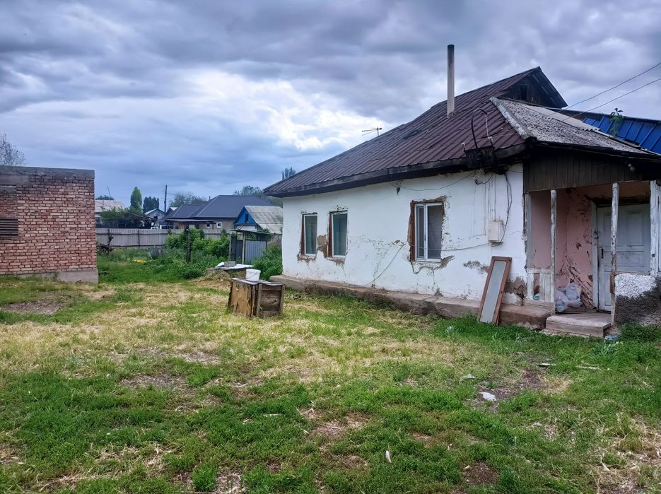 Продам дом , двухкомнатный+недостроенный 10*10