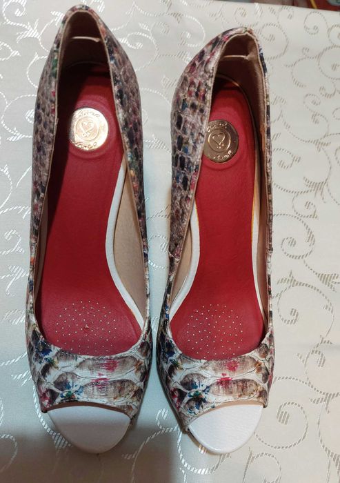 Pantofi dama cu platforma Nr 39 - NOI
