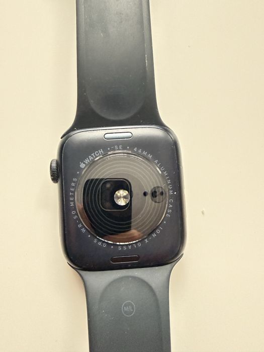 Apple Watch SE (Gen 1) 44mm Space Grey GPS - Baterie 95% + Curea cadou