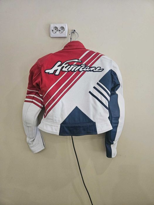 Мото кожени екипи от две части.