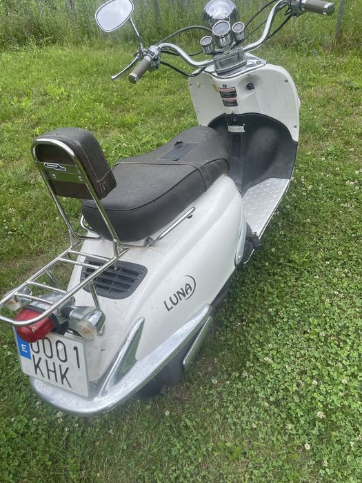 Scuter  retro  luna 1,25