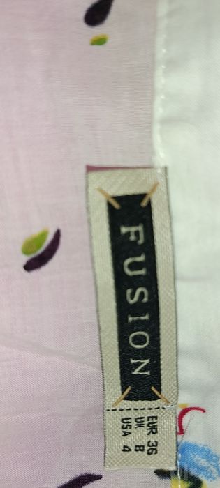 Срочно продам обсалютно новые платья на размер { S }