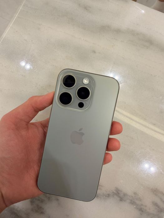 Iphone 15 pro в сером цвете
