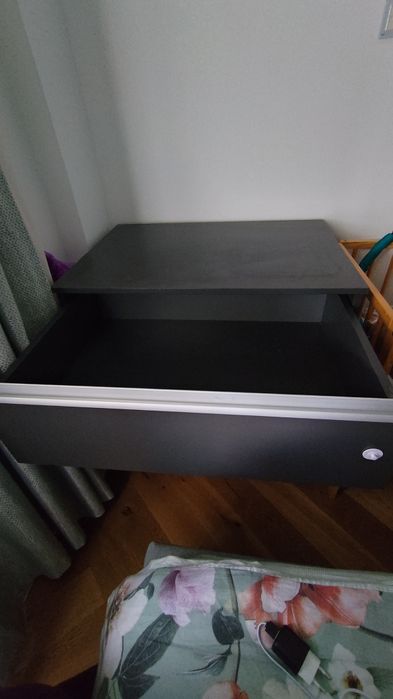 Comoda infasat + sertare