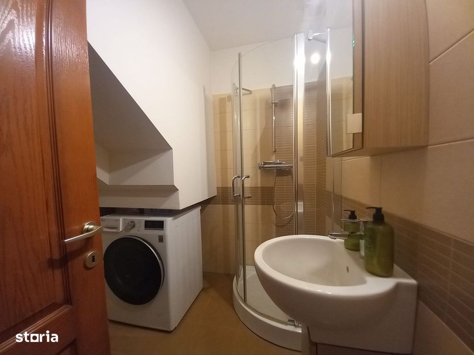 Într-o zona rezidentiala selectă, pe strada Plugarilor, casa din 2010!