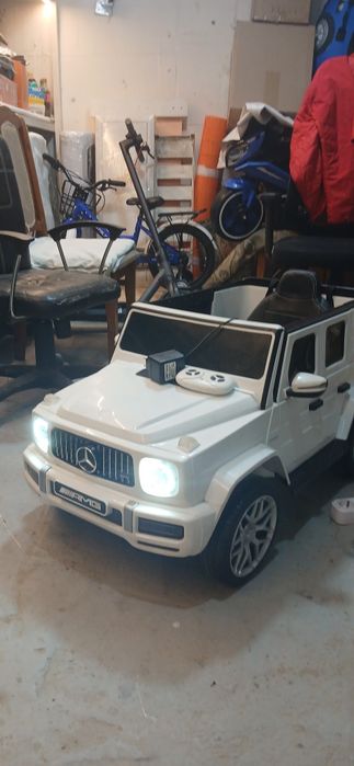 Продам машинку детскую