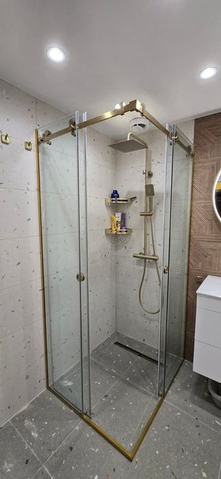 Изработка на душ кабини, паравани, остъкления за тераси и  врати