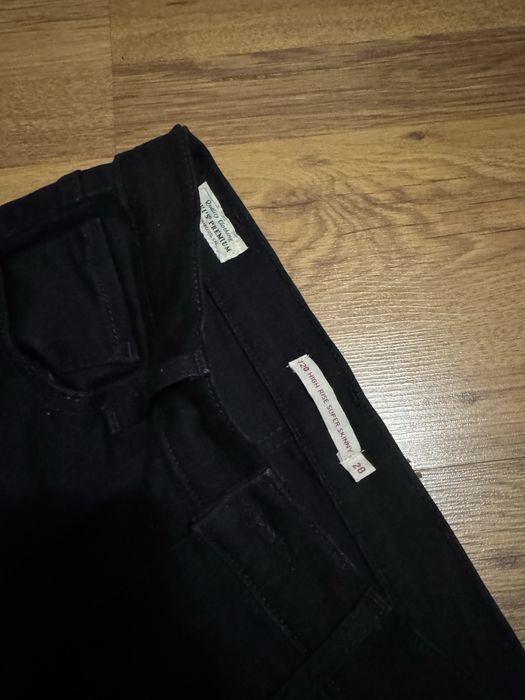 Продам джинсы Levis
