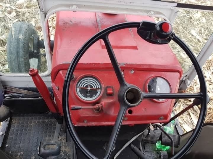 TRACTOR INTERNATIONAL 654 + Disc, Plug, grăpi, prăşitore