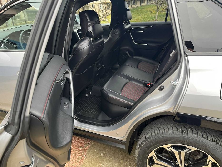 Vând autoturism Toyota Rav 4 Hybrid plug-in