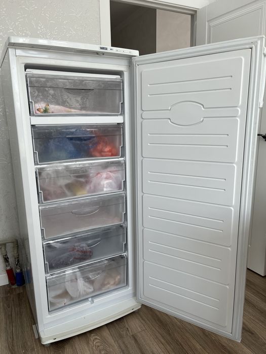 Продам морозильную камеру Atlant