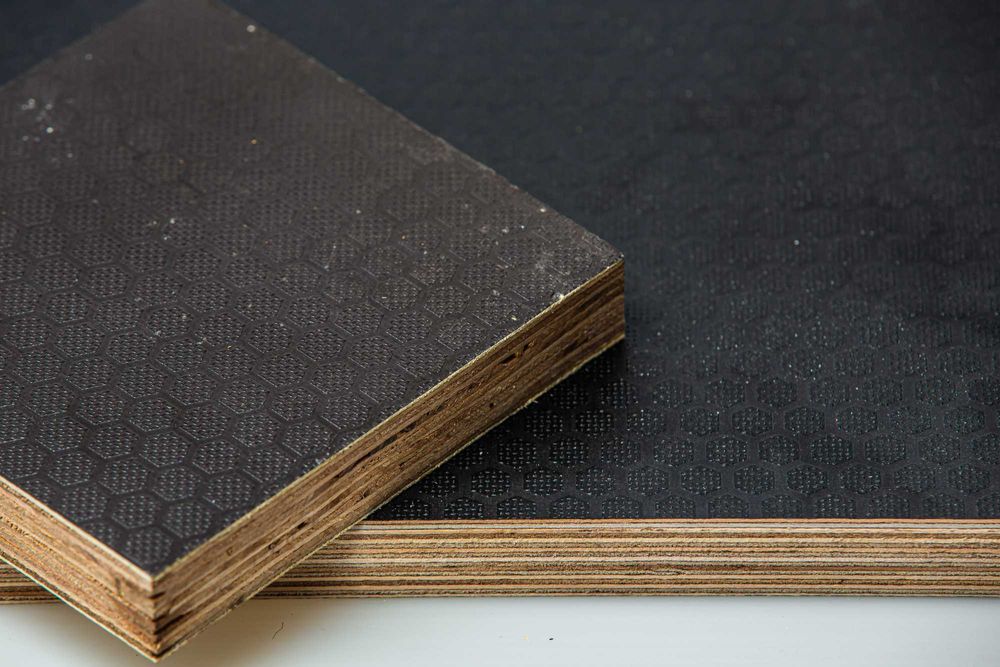 Placaj antiderapant profesional din esenta tare(mesteacan sau fag).