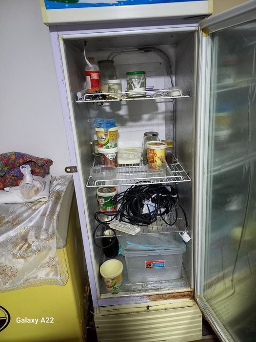 Холодильник сотилади