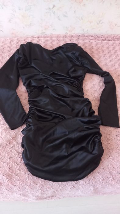 Нови дамски рокли и блузи