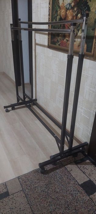 Стойка  вешалка  продам