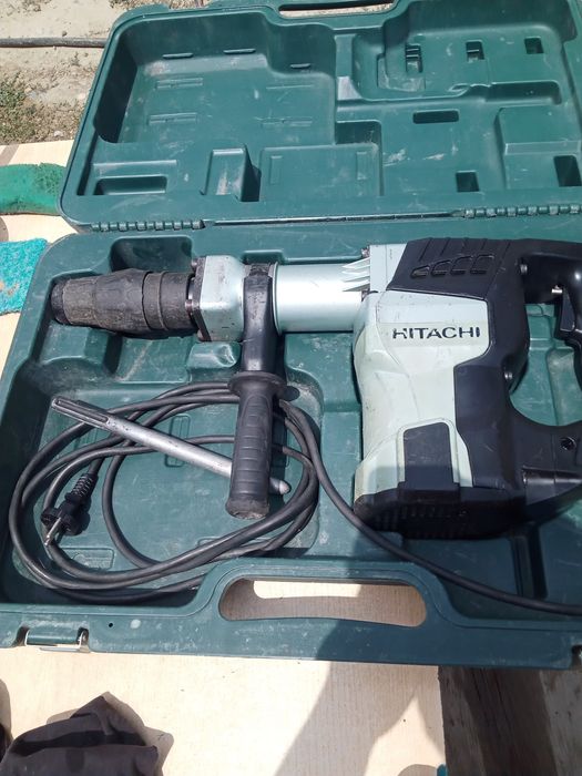 Отбойный молоток HITACHI H60CM