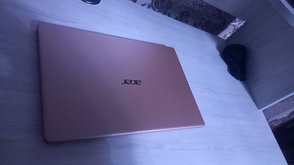 Срочно продам ноутбук acer , состояние хорошое , сенсорный экран