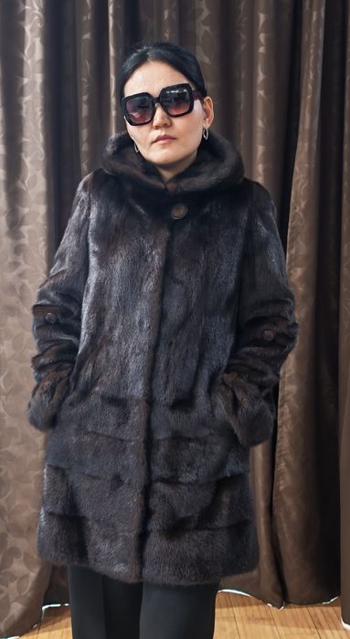 Норковая шуба Black Diamond с капюшоном Premium Mink