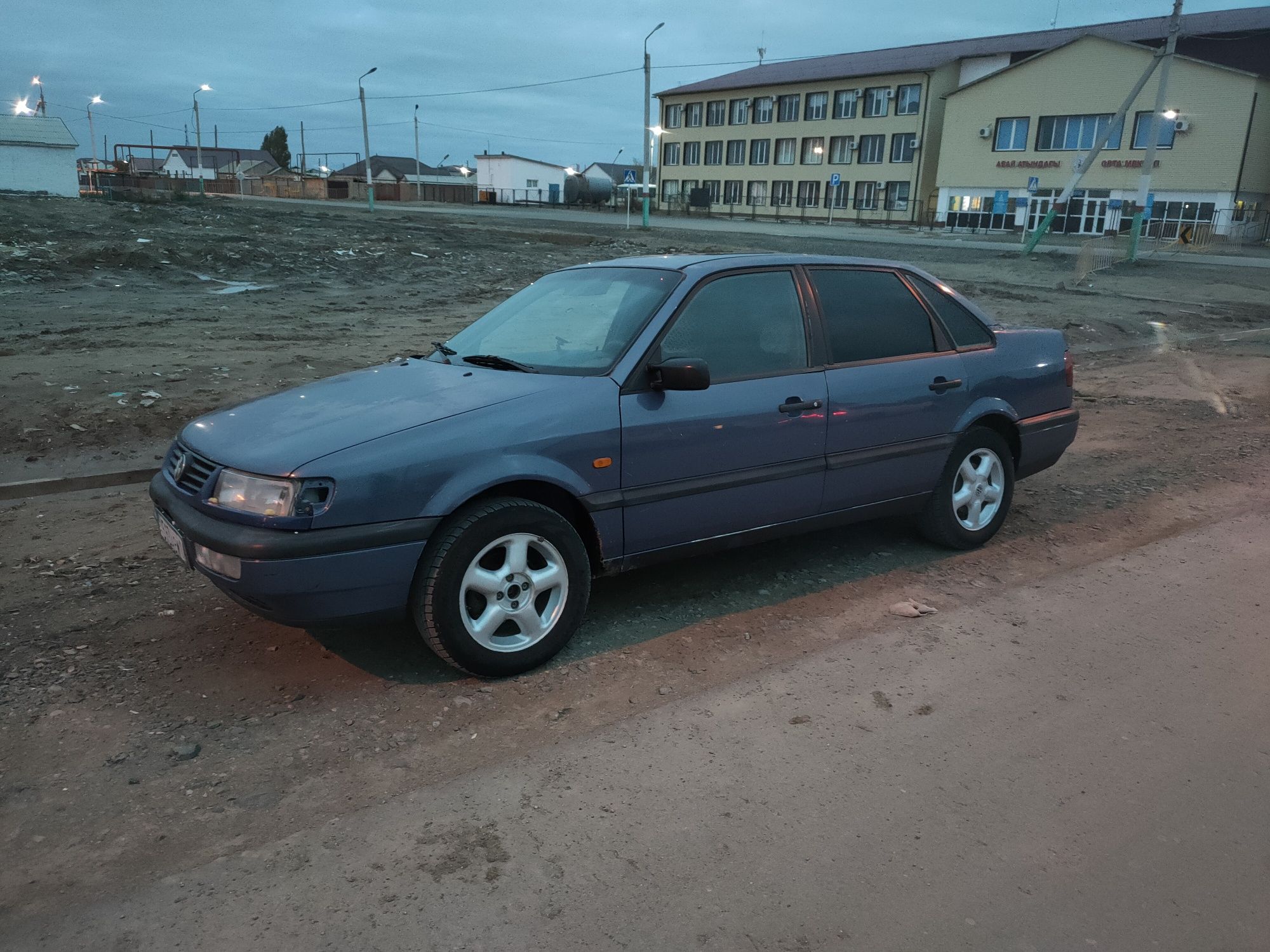 volkswagen passat b4 - Легковые автомобили в Атырауская область - OLX.kz