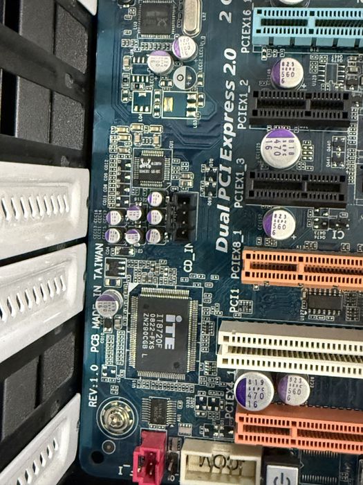 Placa baza Gigabyte GA EP 45 - DS4 soket LGA 775