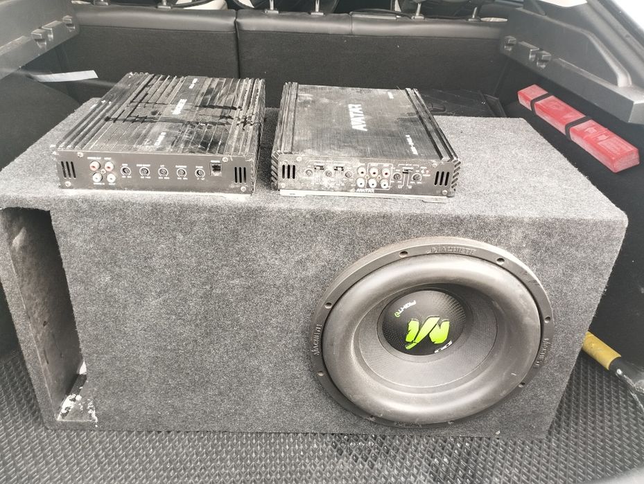 Сабвуфер , в исправном состоянии с усилителямм