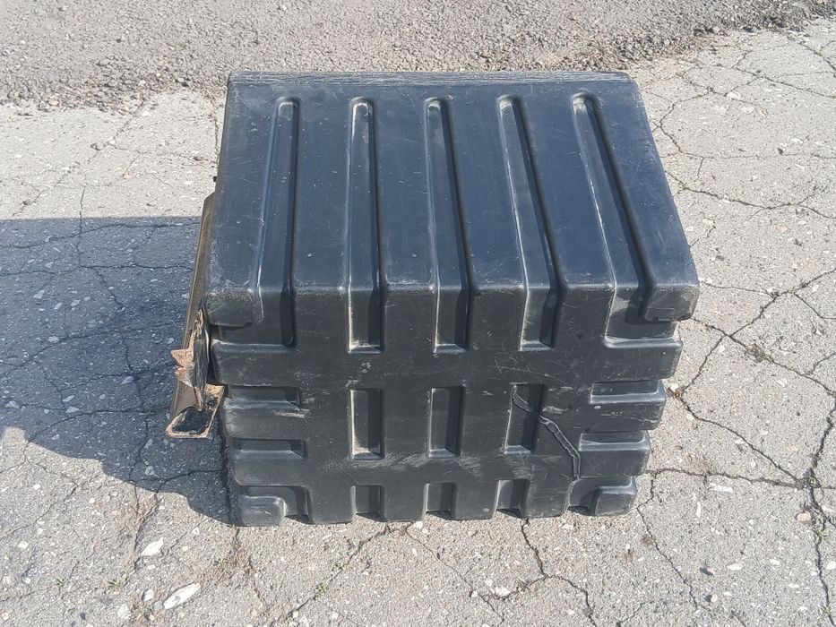 Продам ящик Krone  под инструменты.
