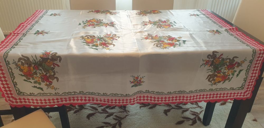 Fata  de  masa  satin