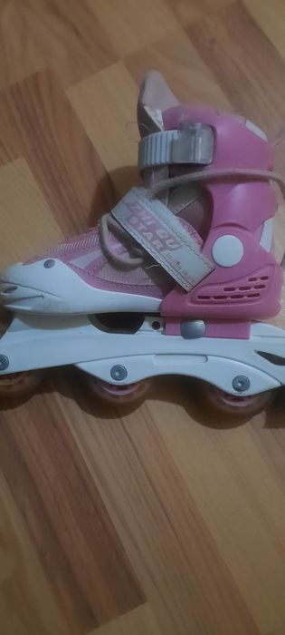 Role reglabile pentru fetițe