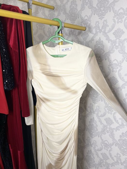 Xammasi 100 mingdan xar biri