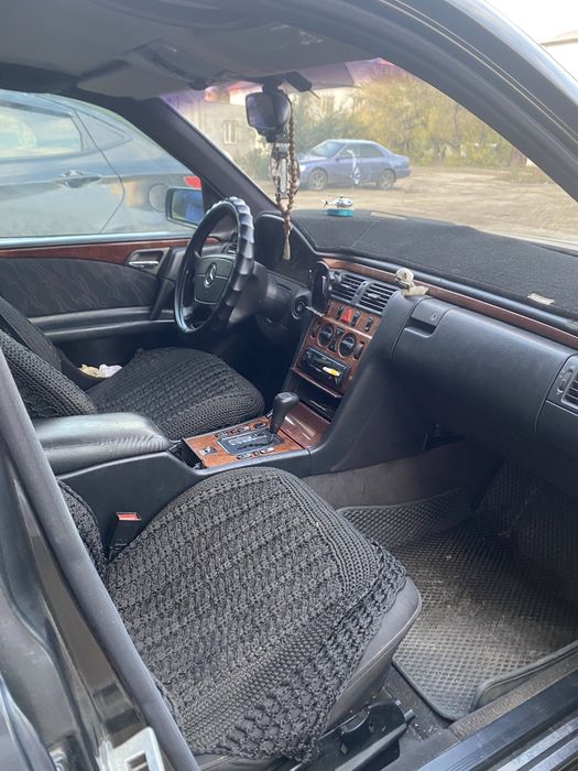 Mercedes-Benz e 230, 1996г