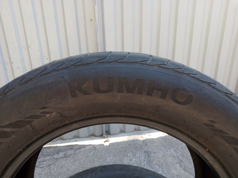 Две шины kumho korea r18