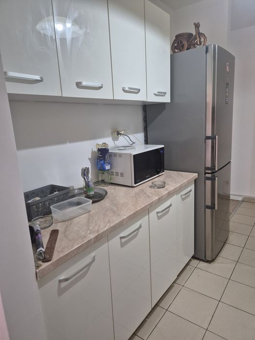 Închiriez apartament 3 camere in Bloc Poseidon si loc de parcare