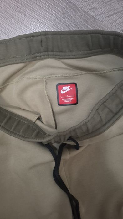 Pantaloni Nike Tech Fleece