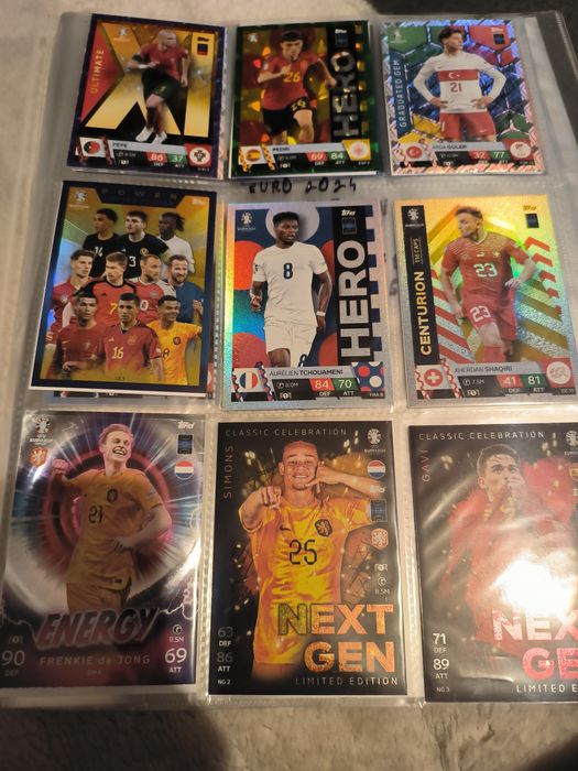 Vând cartonașe fotbal