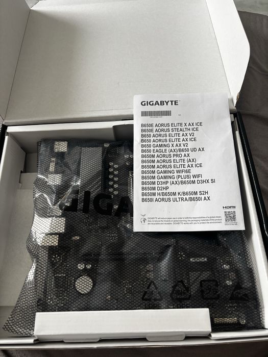 Placa de baza gigabyte a620m