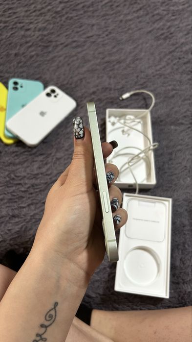 Продам IPhone 12/128