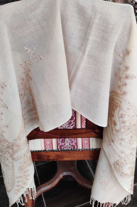 sal fular esarfa Calitate Extra, NOU, 76 cm * 185 cm, crem cu strasuri