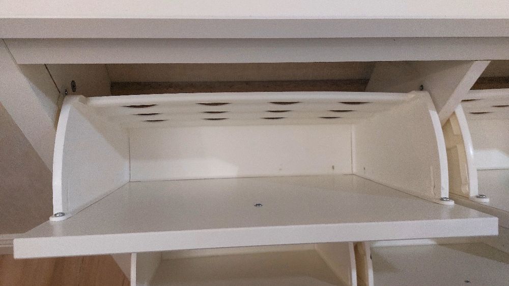 Продам обувницу ikea
