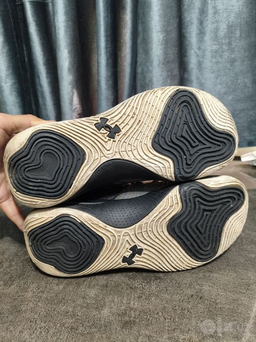 Оригинальные кроссовки Under Armour
