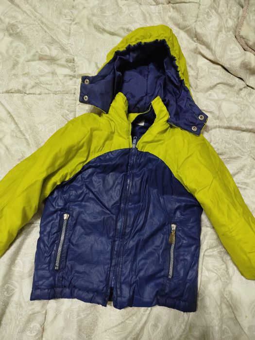 3 Куртки и ветровка.Не дорого.