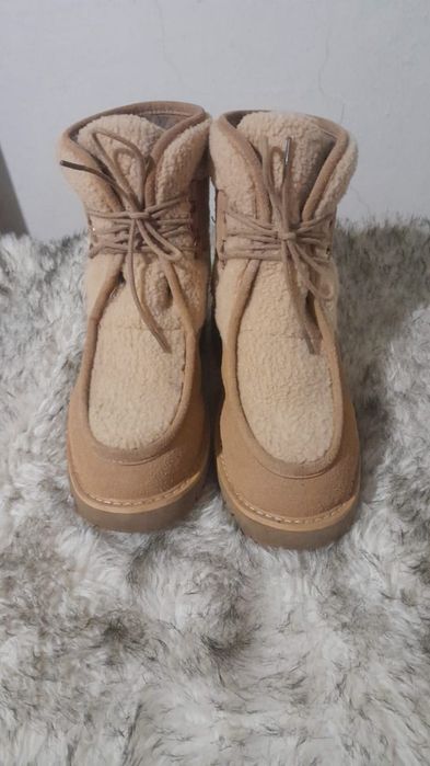 Продаются женские зимние ботинки