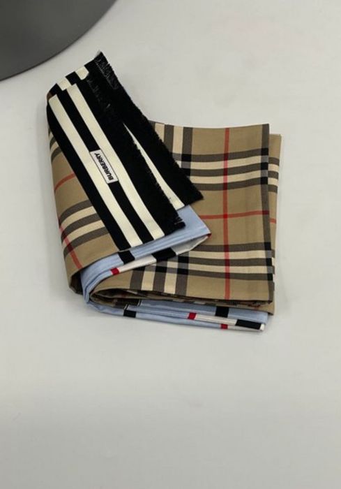 Двулицев шал Burberry