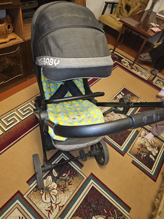 Детская прогулочная коляска