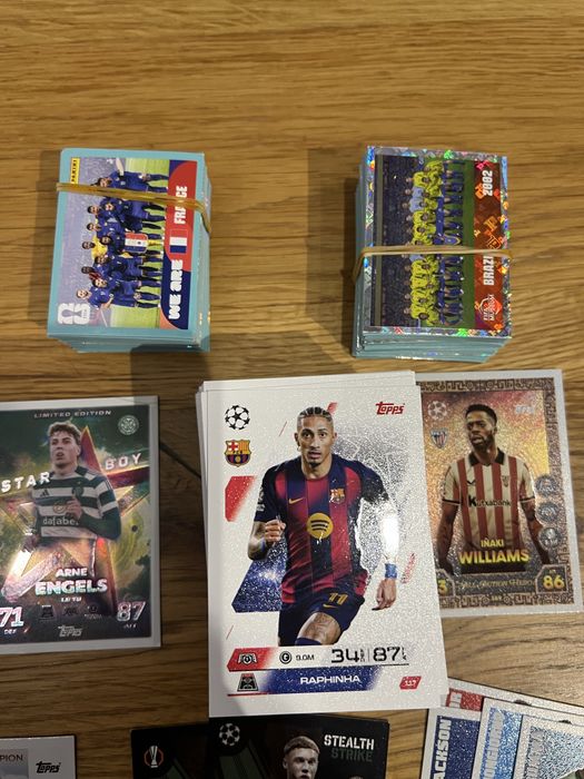Продавам карти match attax extra и лимитирана карта