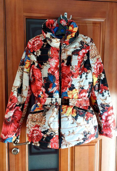 Демисезонная куртка. 46-48 размер.