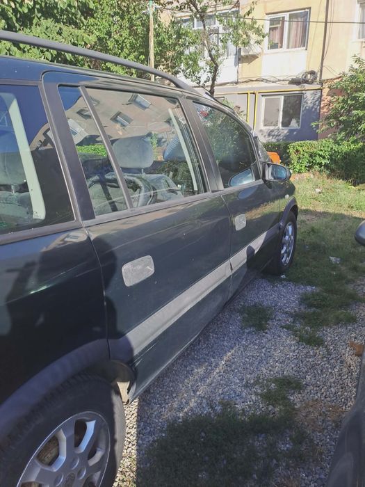 Opel Zafira 1.6 benzina